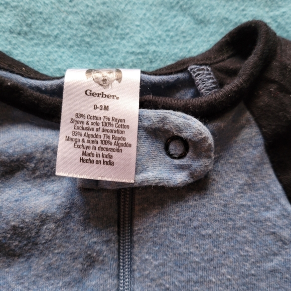 3 for $12 Gerber 0-3M Baby Pajamas - Picture 3 of 3